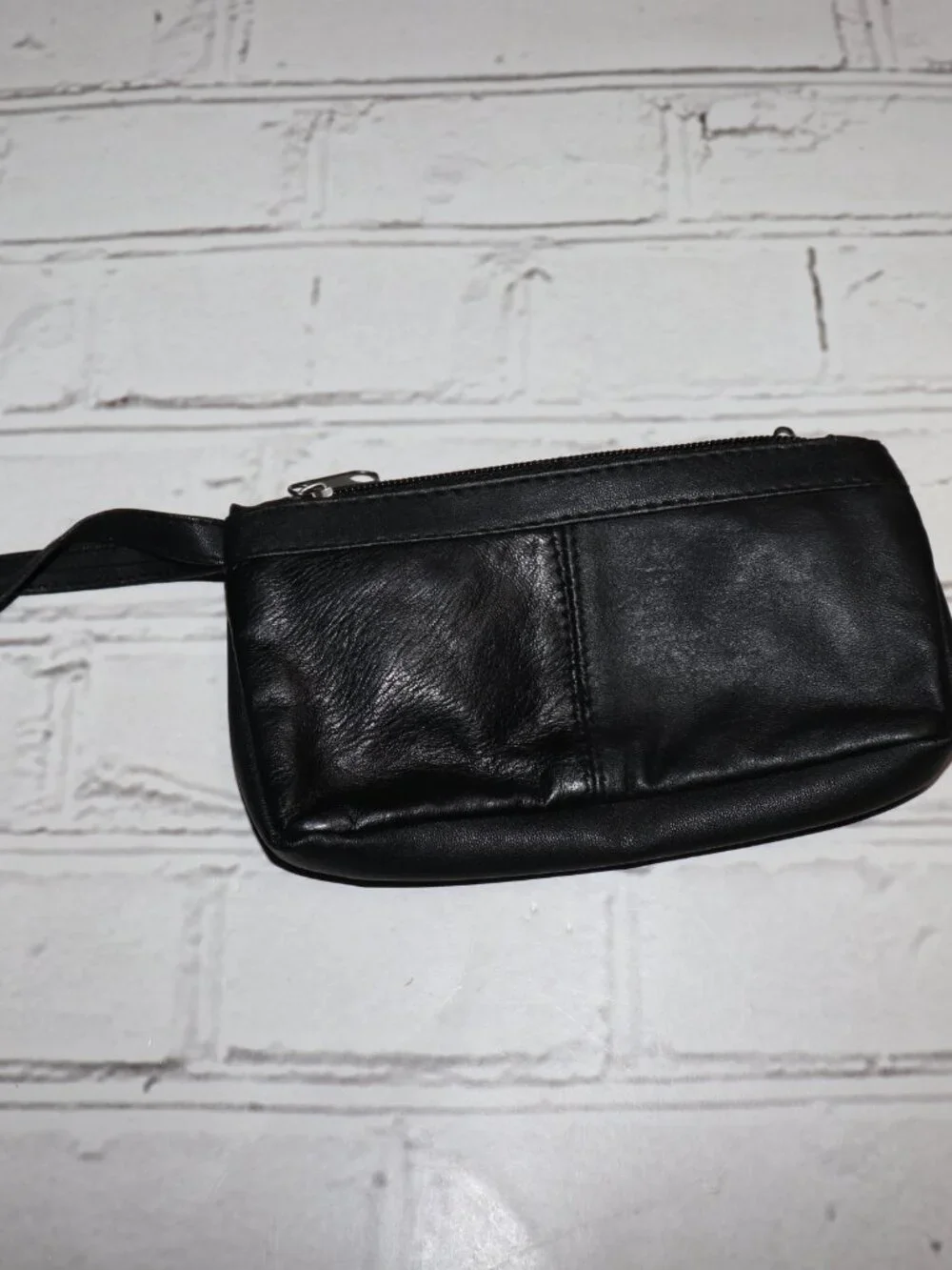 ✨ Vintage Black Leather Zipper Wallet • 7